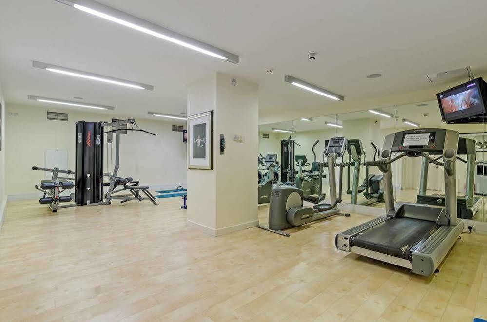 Canary Wharf Waterfront Apartment *